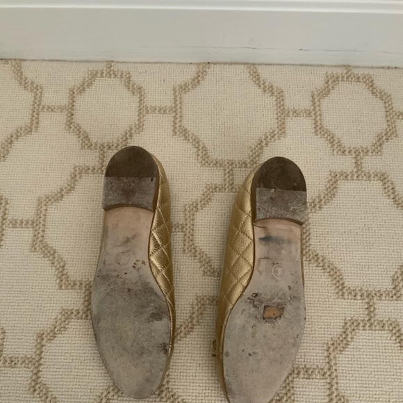 Authentic Gold Quilted Chanel Flats - Picture 2 of 5
